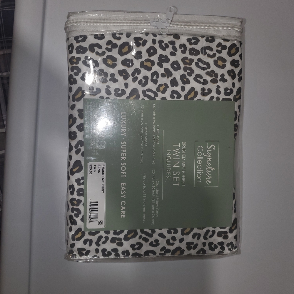 Cheetah print bedroom set